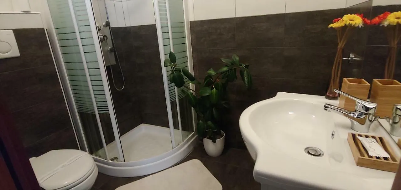 Guest house Affittacamere Valchiavenna - Foresteria Lombarda Con Parcheggio Privato Sul Posto! Apprezzata Gestione Familiare Dal 2012, Qualita-Prezzo Top! 