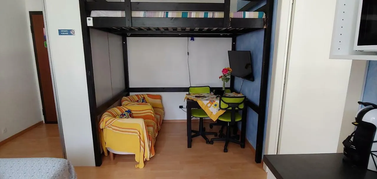 VALCHIAVENNA - B&B - Affittacamere - Guest House - Appartamenti - Case Vacanze - Home Holiday 0*, Chiavenna Italia