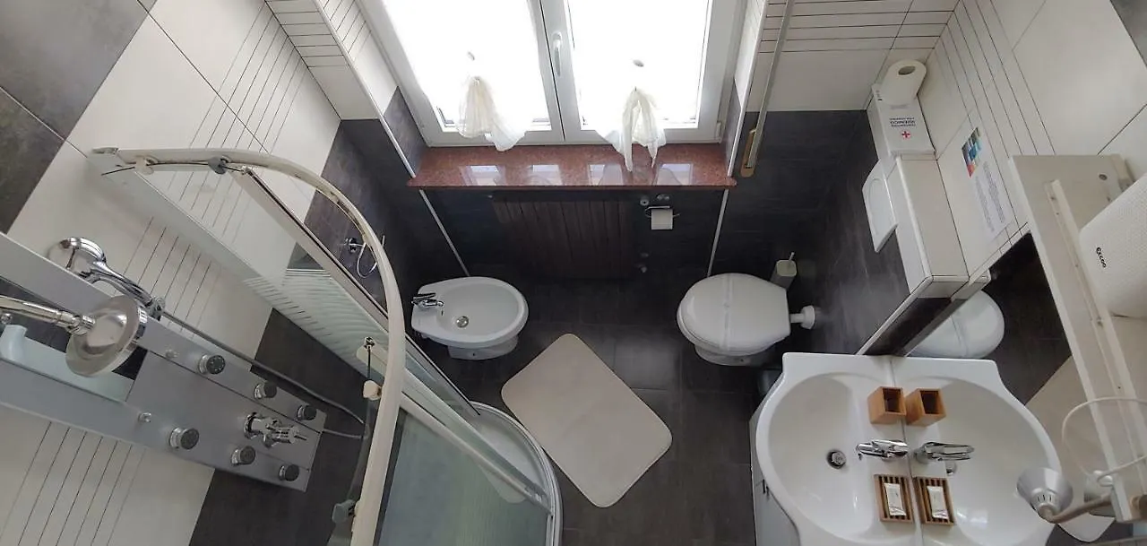 VALCHIAVENNA - B&B - Affittacamere - Guest House - Appartamenti - Case Vacanze - Home Holiday  Chiavenna